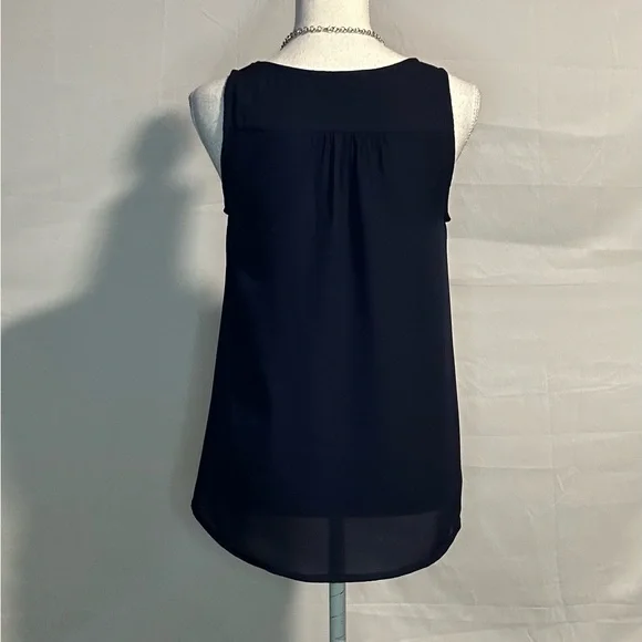 Tops/T-Shirts/Tanks👚 - 2 for $15 or 3 for $20 (Mix & Match) - Picture 2 of 5